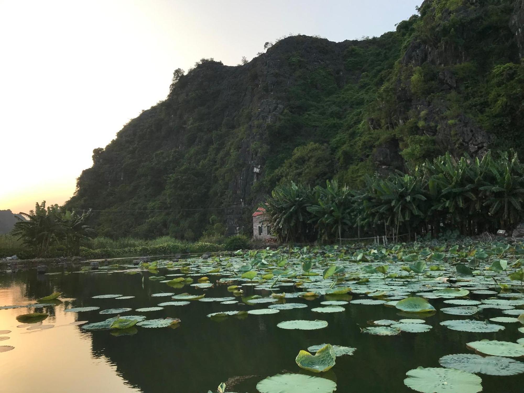 Trang An Lim Garden Hotel Xuan Son Bagian luar foto